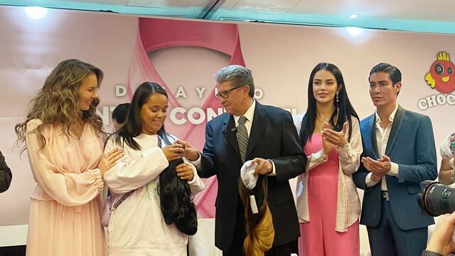 Mario Sierra Moncada entrega pelucas oncológicas por 10 de mayo