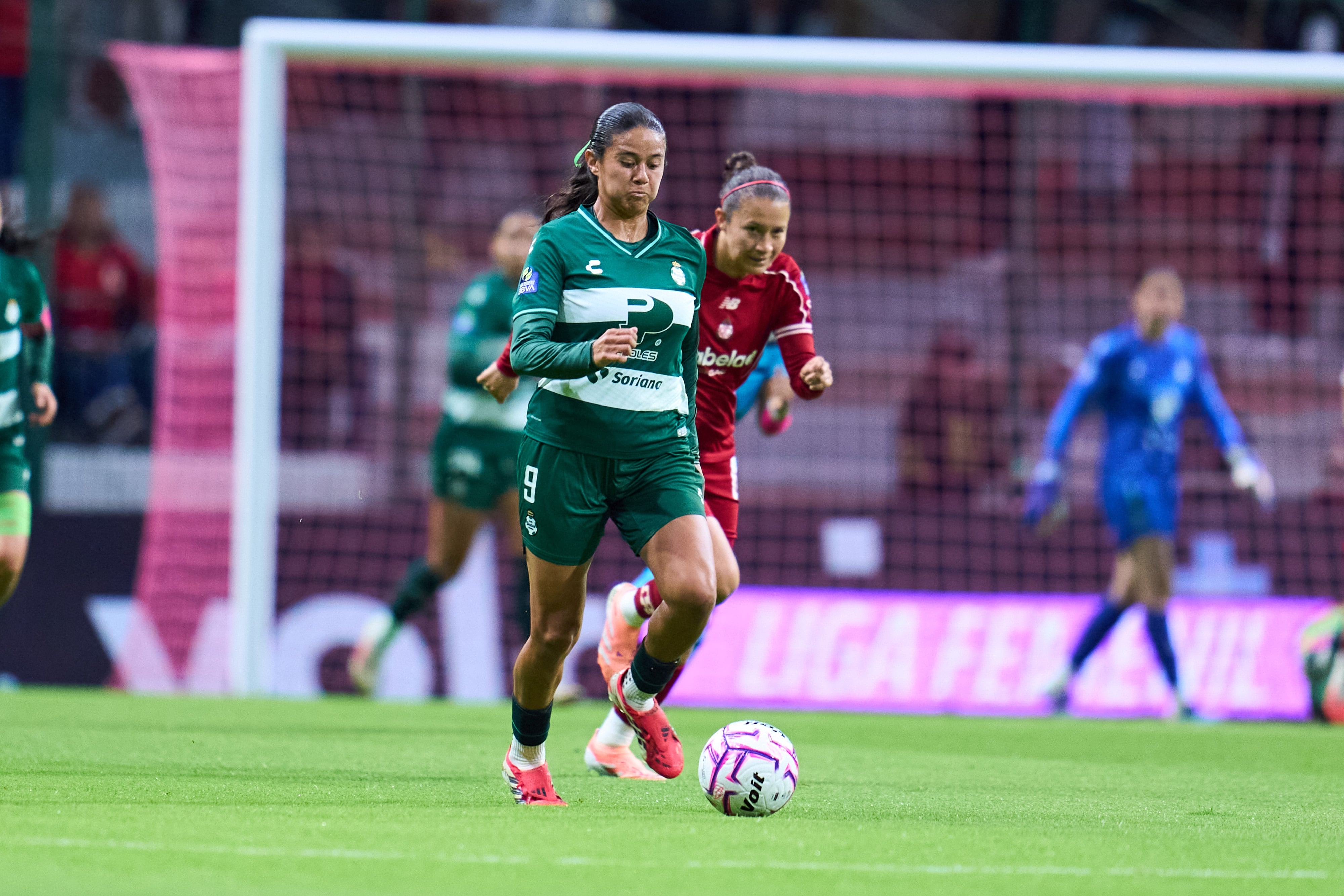 Santos dio un buen partido en la cancha de Toluca Femenil