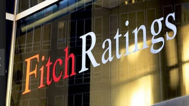 Llama la atención que Fitch haya tardado tanto en bajar la calificación crediticia de Pemex