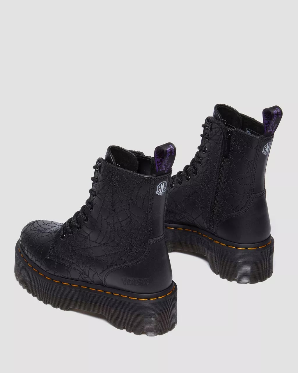 Colección de Dr. Martens y Merlina