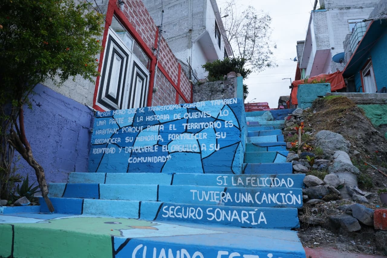 Azucena Cisneros inaugura dos Senderos Seguros en La Agüita.