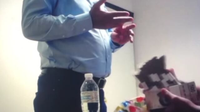 Candidato del PAN supuestamente contando fajos de billetes