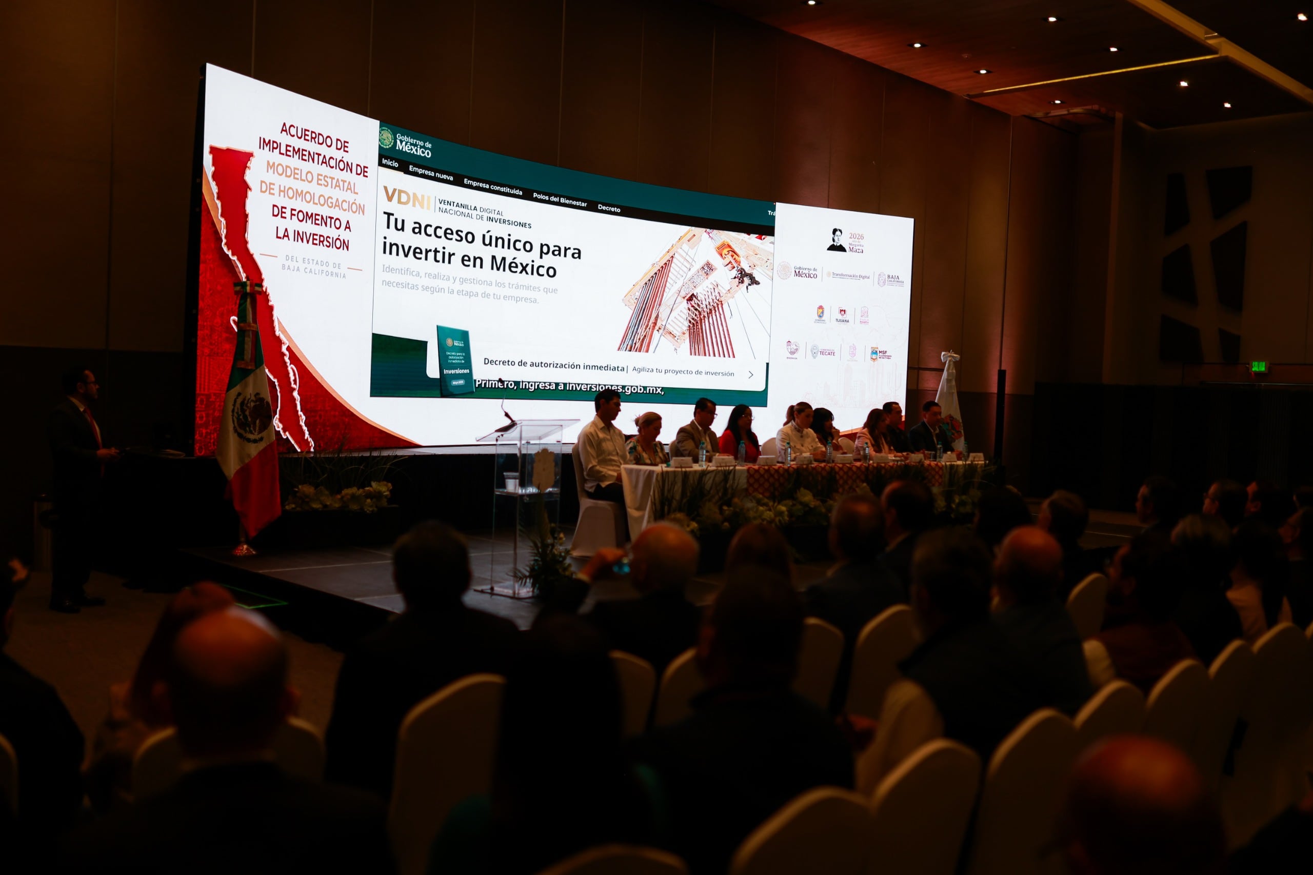 La gobernadora de Baja California, Marina del Pilar Ávila Olmeda, encabezó la firma de un acuerdo para homologar procesos, simplificar trámites y digitalizar servicios-