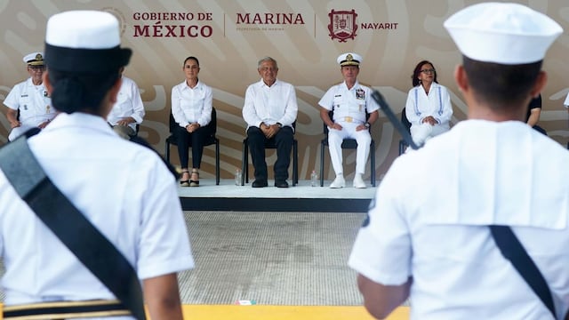 Andrés Manuel López Obrador, presidente de México; Claudia Sheinbaum Pardo, presidenta electa de México; Rafael Ojeda Durán, secretario de Marina