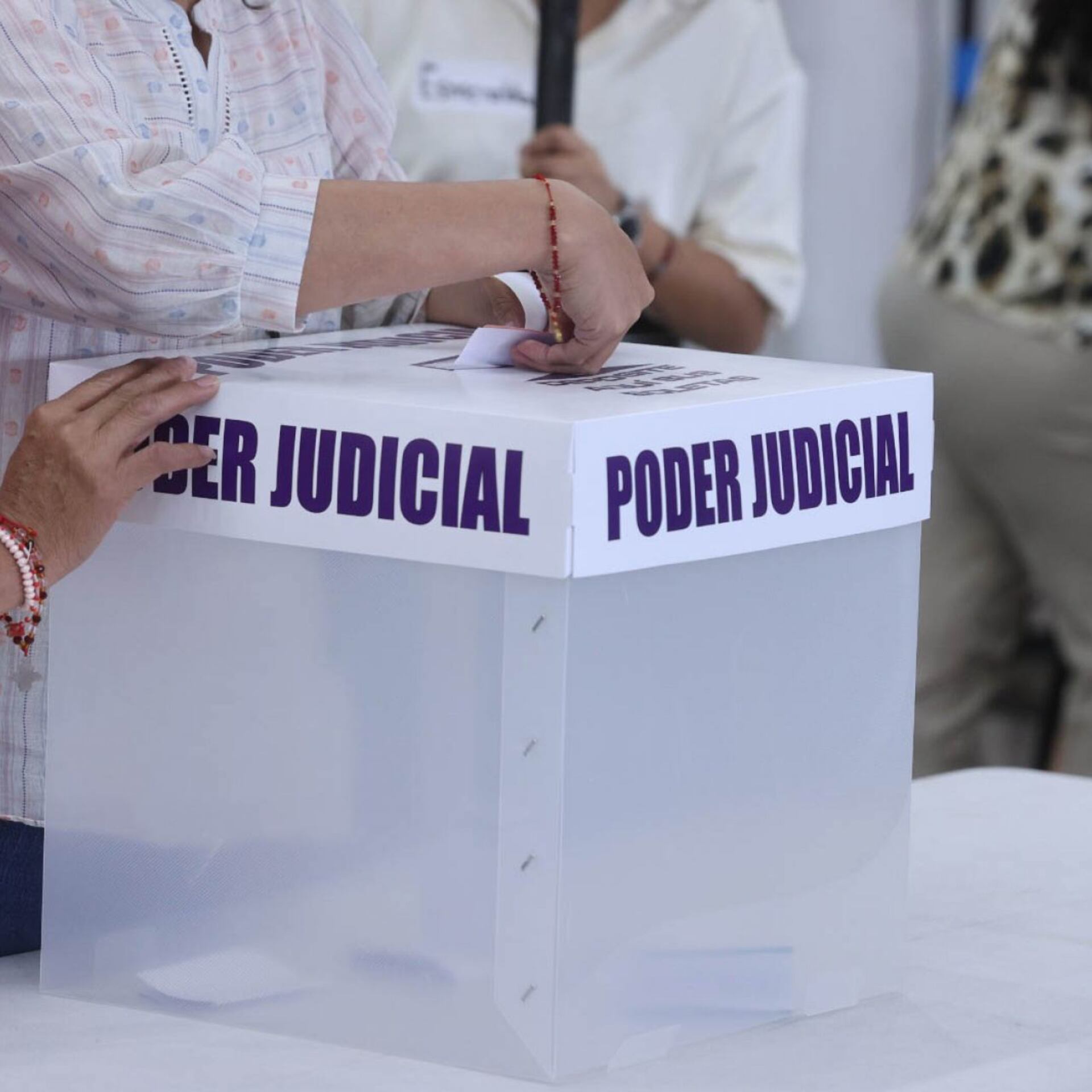 Cada voto, un clavo