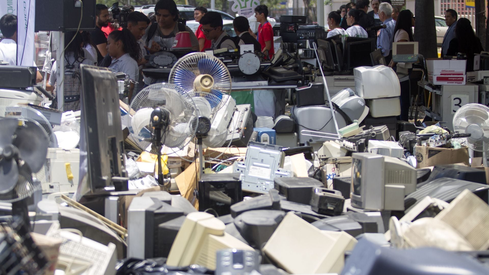 UNAM: México entre los 10 países que más generan basura electrónica