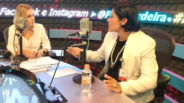 Pamela Cerdeira en su programa de MVS Noticias junto a la jueza segundo de lo familiar de la CDMX, Miriam Olimpia Lozano Rodríguez