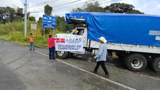 Bloqueos activos de transportistas y agricultores: rutas afectadas al momento