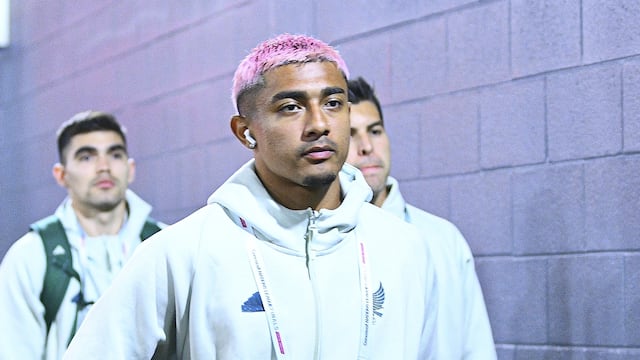 Julián Araujo ya es jugador del Celtic; podría debuta en el Super Clásico ante el Rangers.