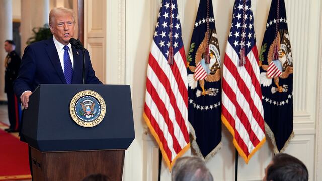 Donald Trump contra migrantes en Guantánamo