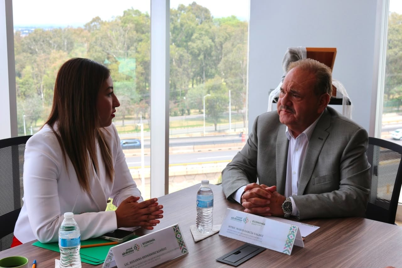 Roxana Hernández fortalece apoyo a mujeres de las cuatro regiones de SLP.