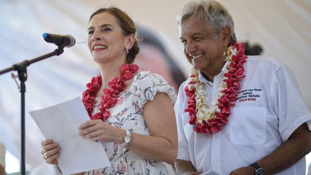 Beatriz Gutiérrez Muller y Andrés Manuel López Obrador en Veracruz