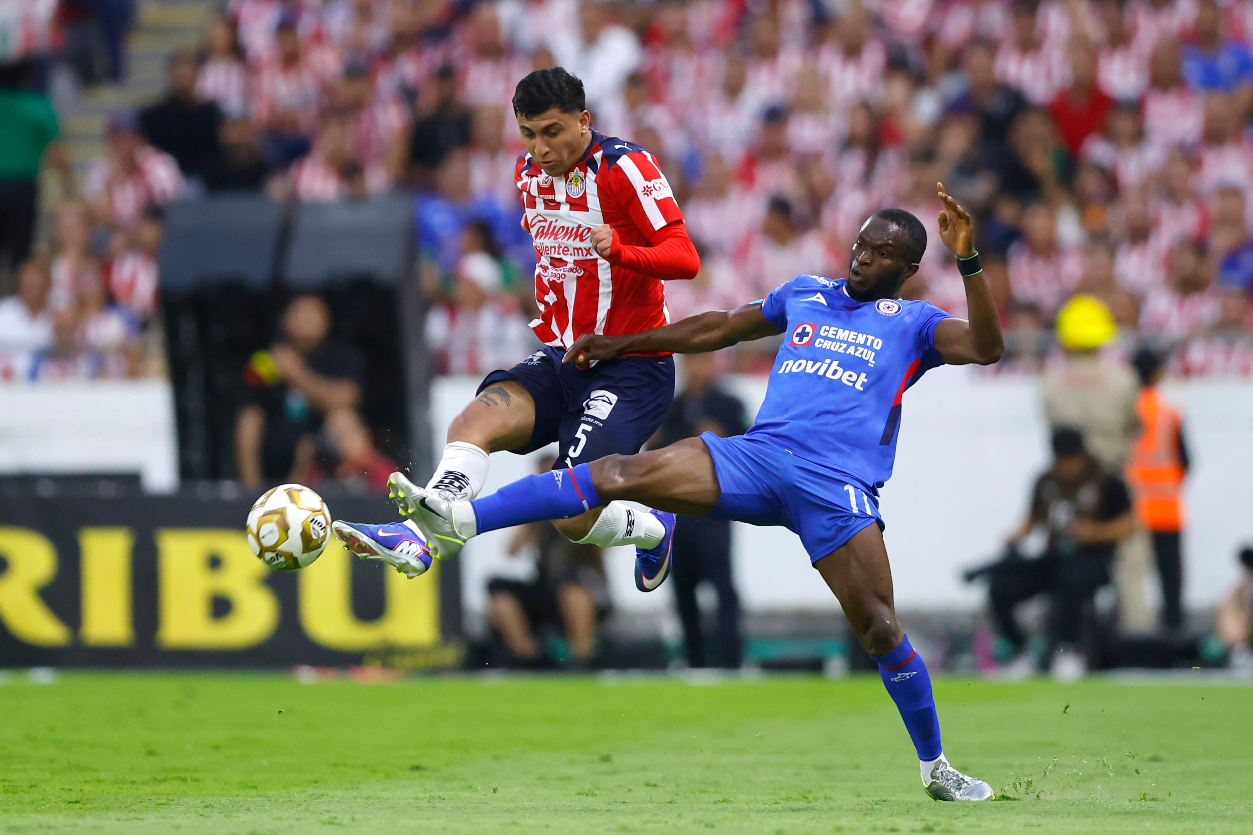 Chivas elimina a Cruz Azul y se instala en la final de la Liga MX.