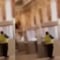 Visitante del Louvre graba a uno de los ladrones de joyas durante el robo