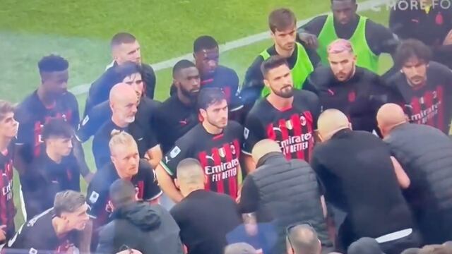 Fans del AC Milan hablaron con jugadores y entrenador