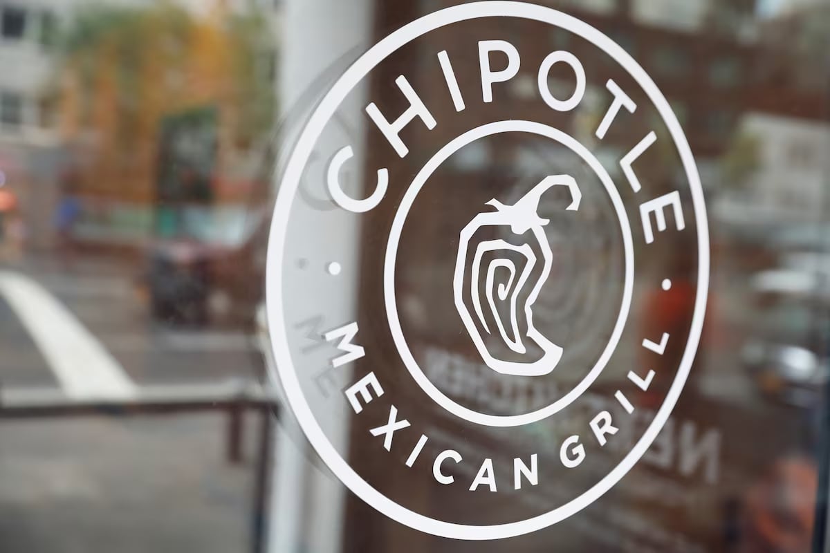 Chipotle retira jalapeños contaminados por brote de salmonela en Estados Unidos