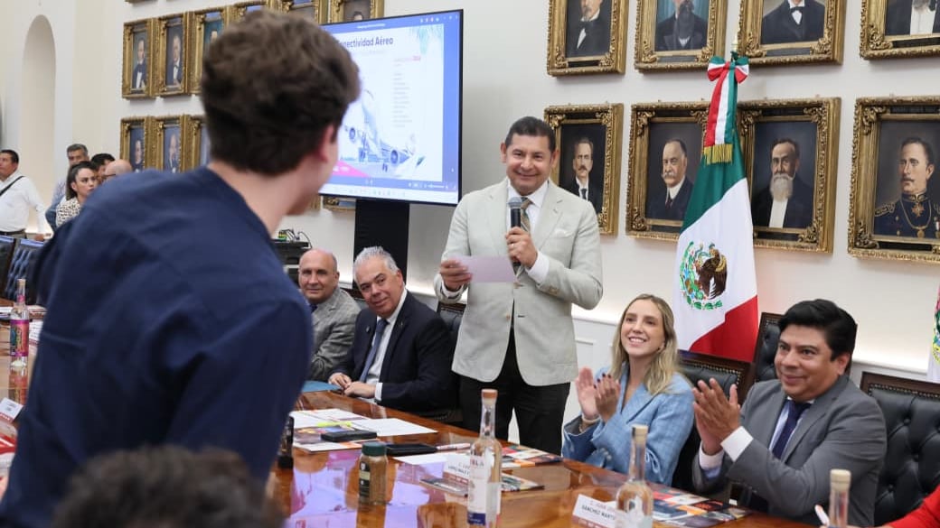 Alejandro Armenta reconoce a 14 restaurantes poblanos distinguidos por la Guía Michelin 2026