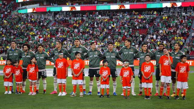 Selección Mexicana en el duelo ante Colombia.