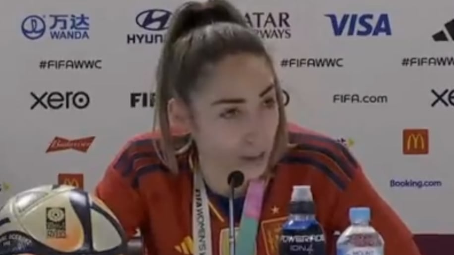 ¿Quién es Olga Carmona, la jugadora que se enteró de la muerte de su padre tras darle el Mundial Femenil a España?