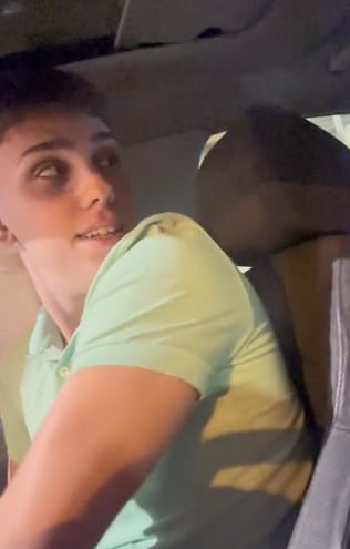 Visita de sorpresa a su novio pero la recibe con jetas
