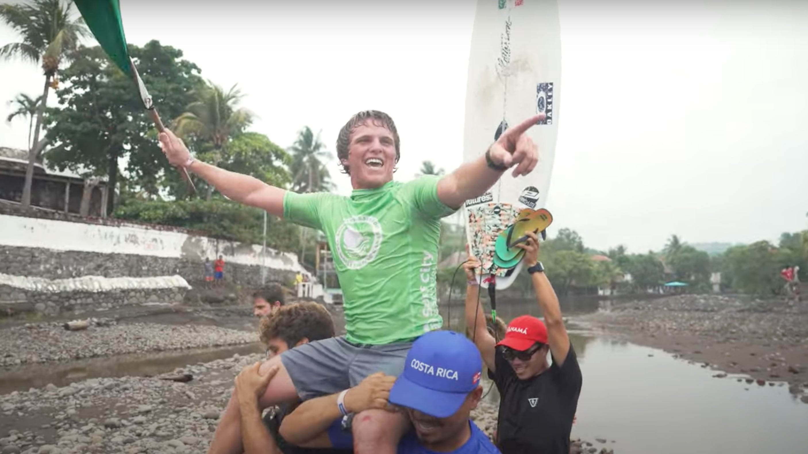 Así es Boca de Pascuales, lugar de surf donde nació Alan Cleland