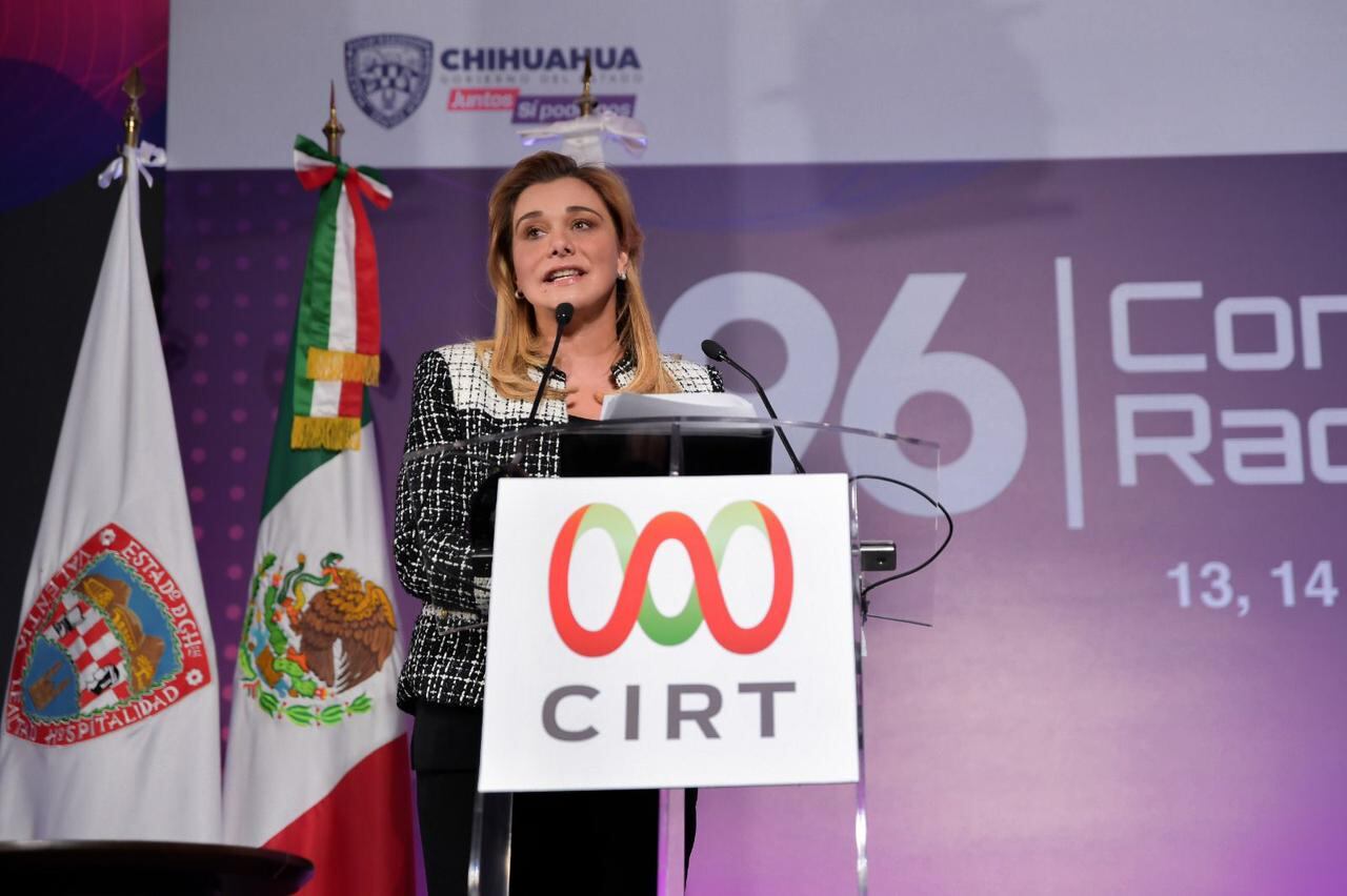 Maru Campos recibe reconocimiento de la CIRT por su trayectoria política