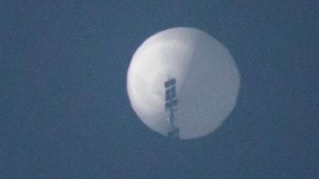 Video capta momento en que Estados Unidos derriba un globo espía de China.