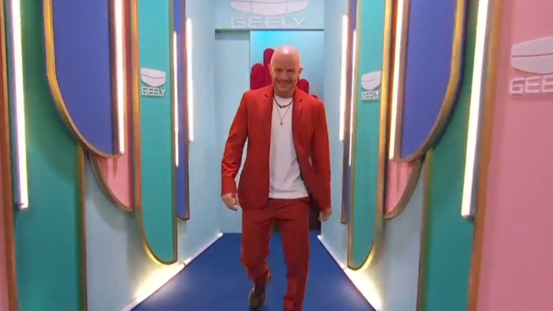 Facundo saliendo de La Casa de los Famosos México 2025