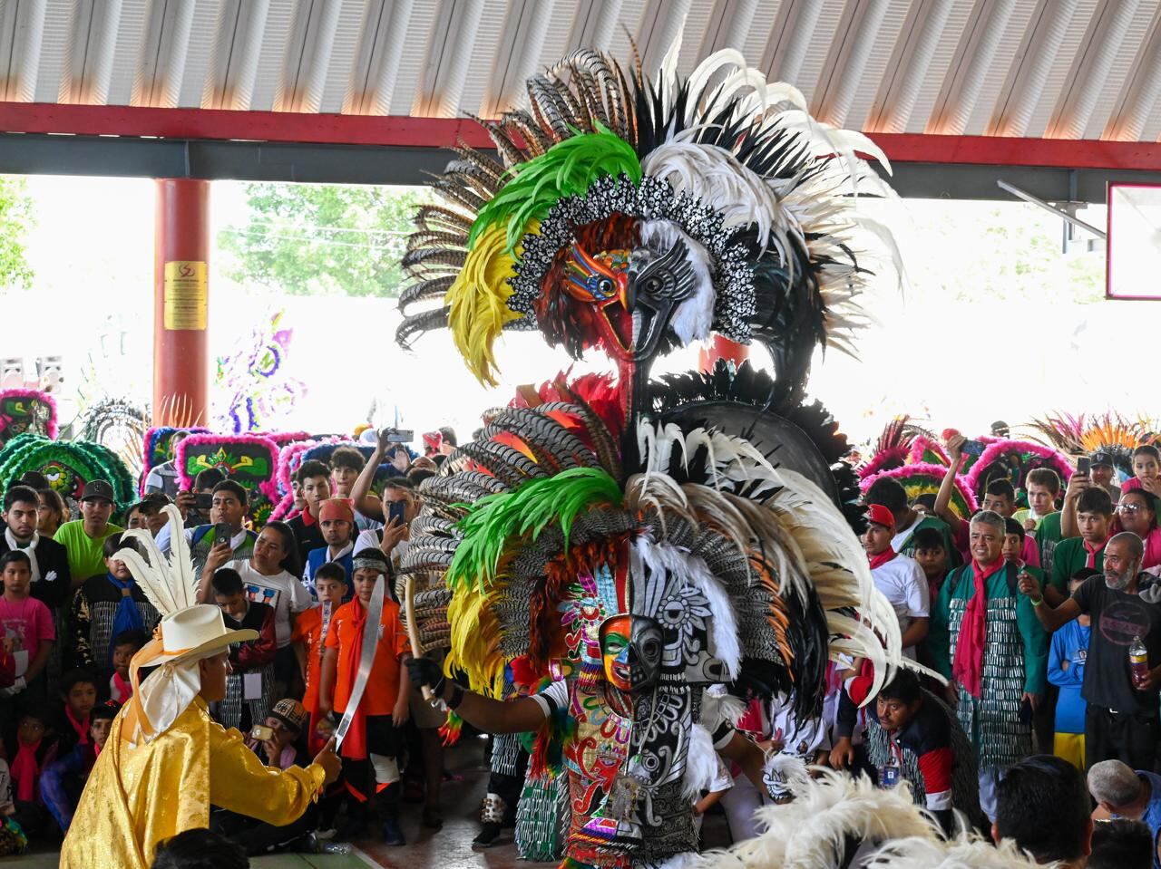 Danza guerrera de los Tlahualiles en Michoacán
