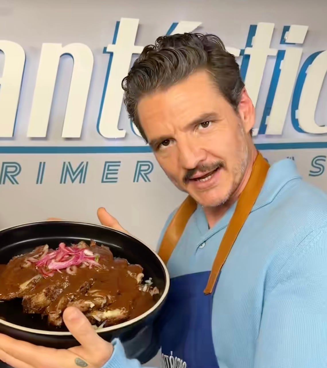 Robe Grill, Pedro Pascal y el elenco de Los 4 Fantásticos: Primeros pasos preparan mole