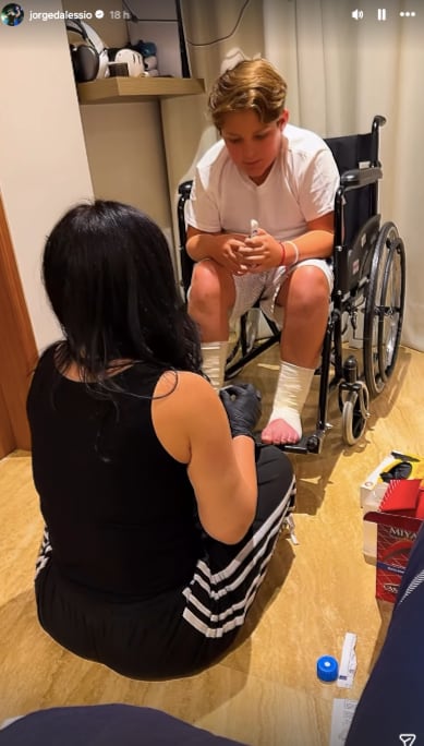 Patricio es mordido por tiburón