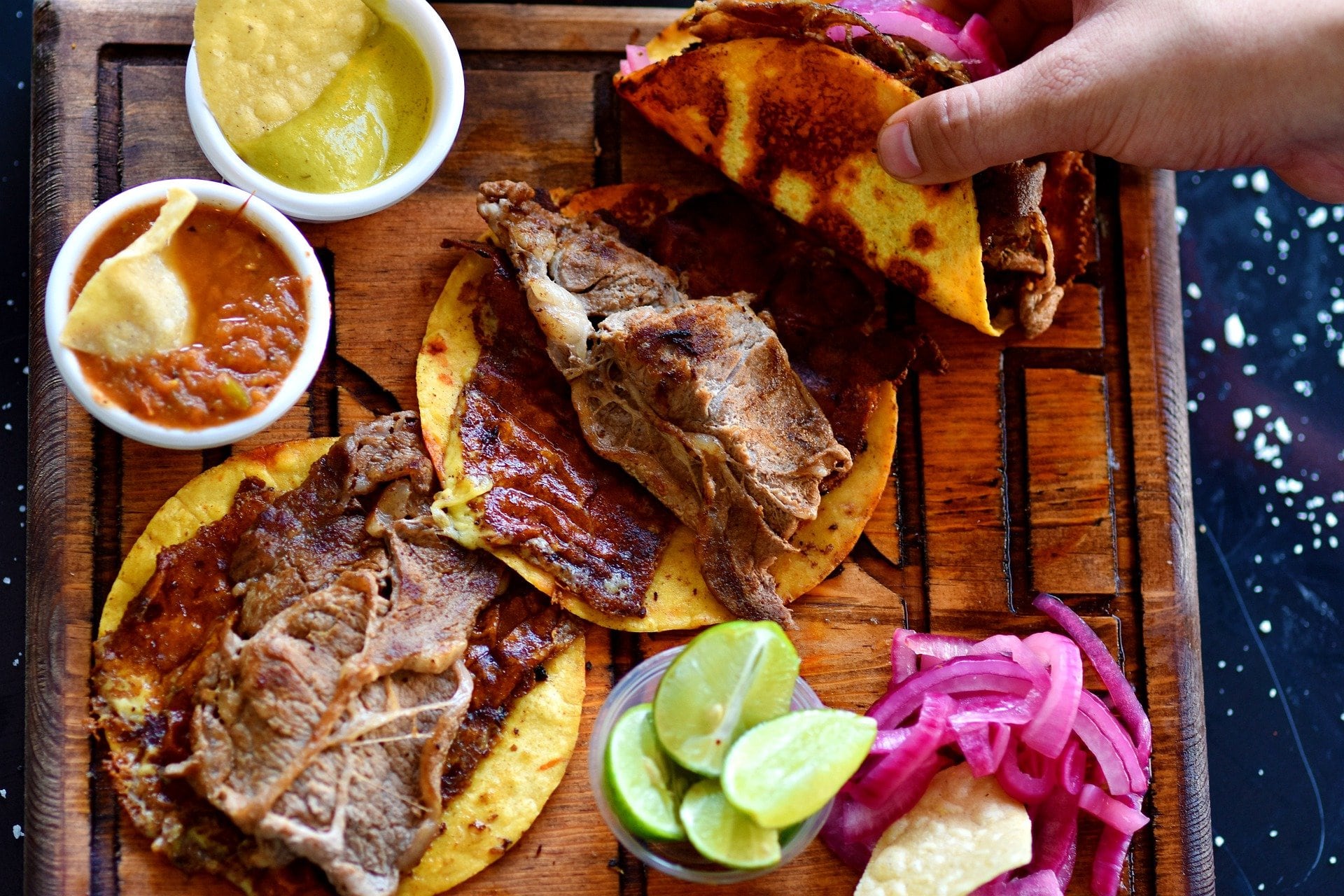 Tacos de carne asada