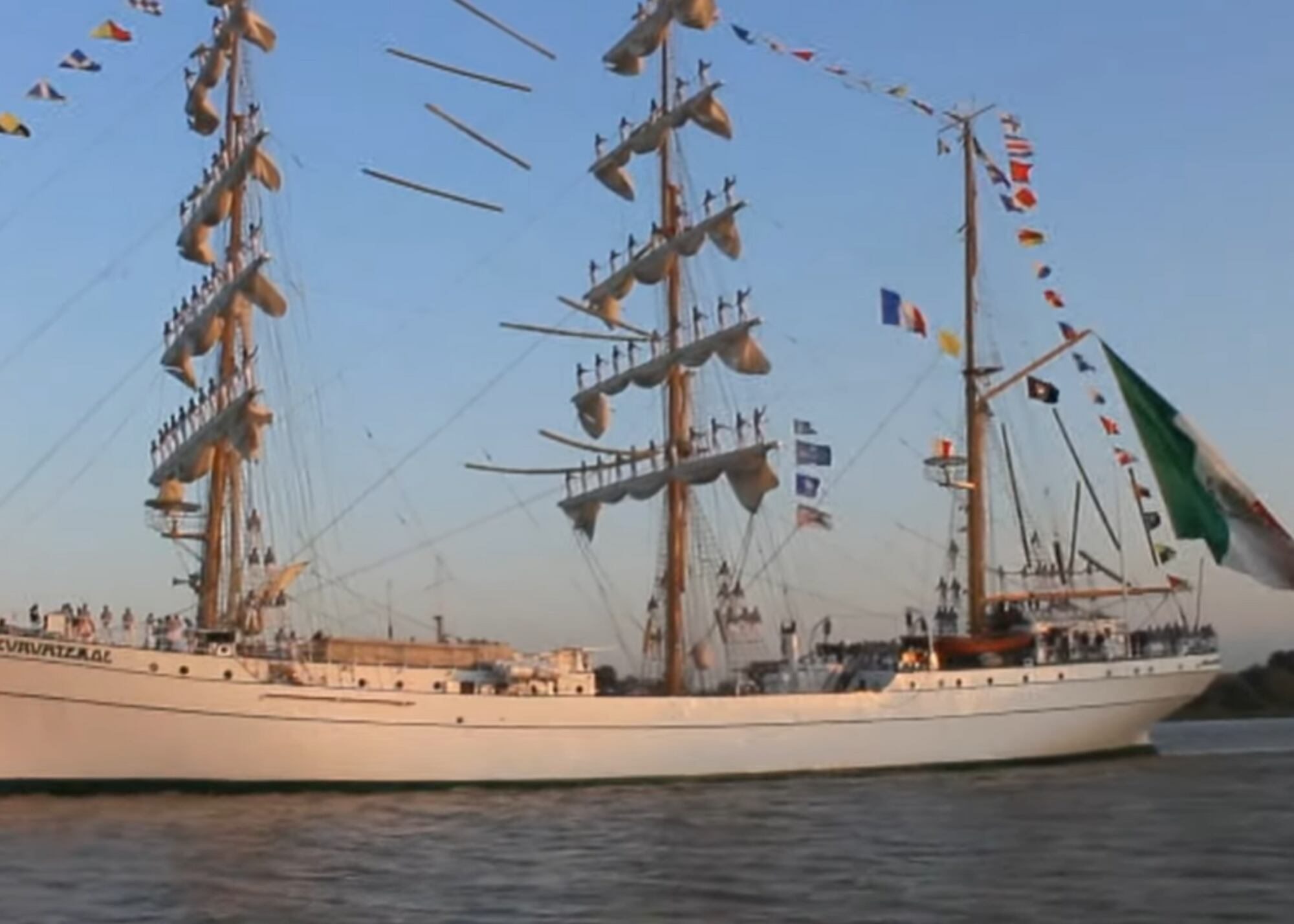 Captura de video del buque-escuela 'El Cuauhtémoc'