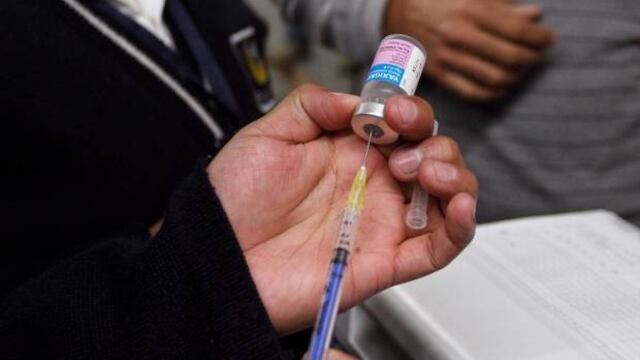 Aplicación de la vacuna contra la influenza. Menos casos del padecimiento.