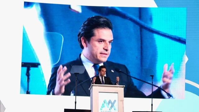 Zoé Robledo pidió que se considere aumentar la edad de jubilación