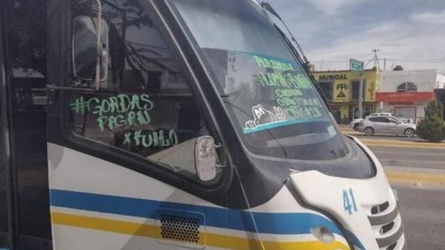 Multan chofer por letrero "Gordas pagan por kilo"