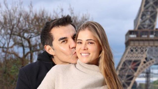 Adrián Uribe compite con el Día de las Madres