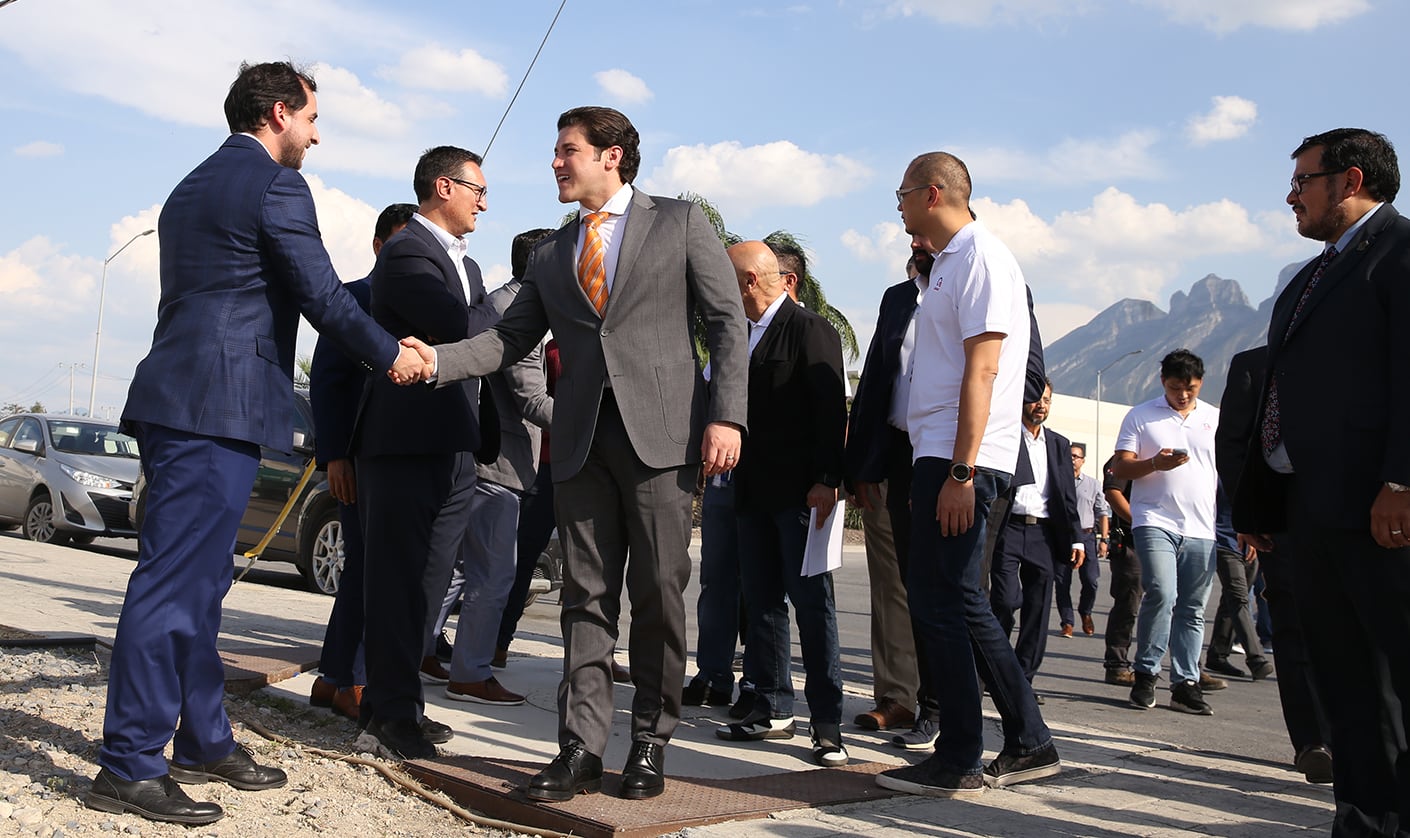 Quanta Computer ya es una realidad en Nuevo León; Samuel García colocó la primera piedra