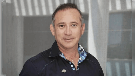 ¿Quién es el dueño de Dolphin Discovery? Operador de parques marinos