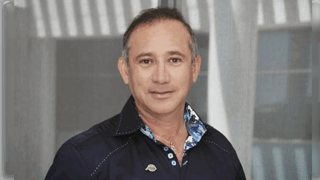 Eduardo Albor Villanueva, dueño de Dolphin Discovery