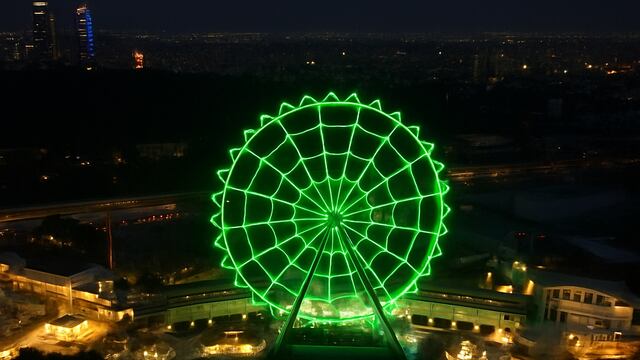 Aztlán Parque Urbano se ilumina de verde para celebrar el Mundial de Futbol 2026