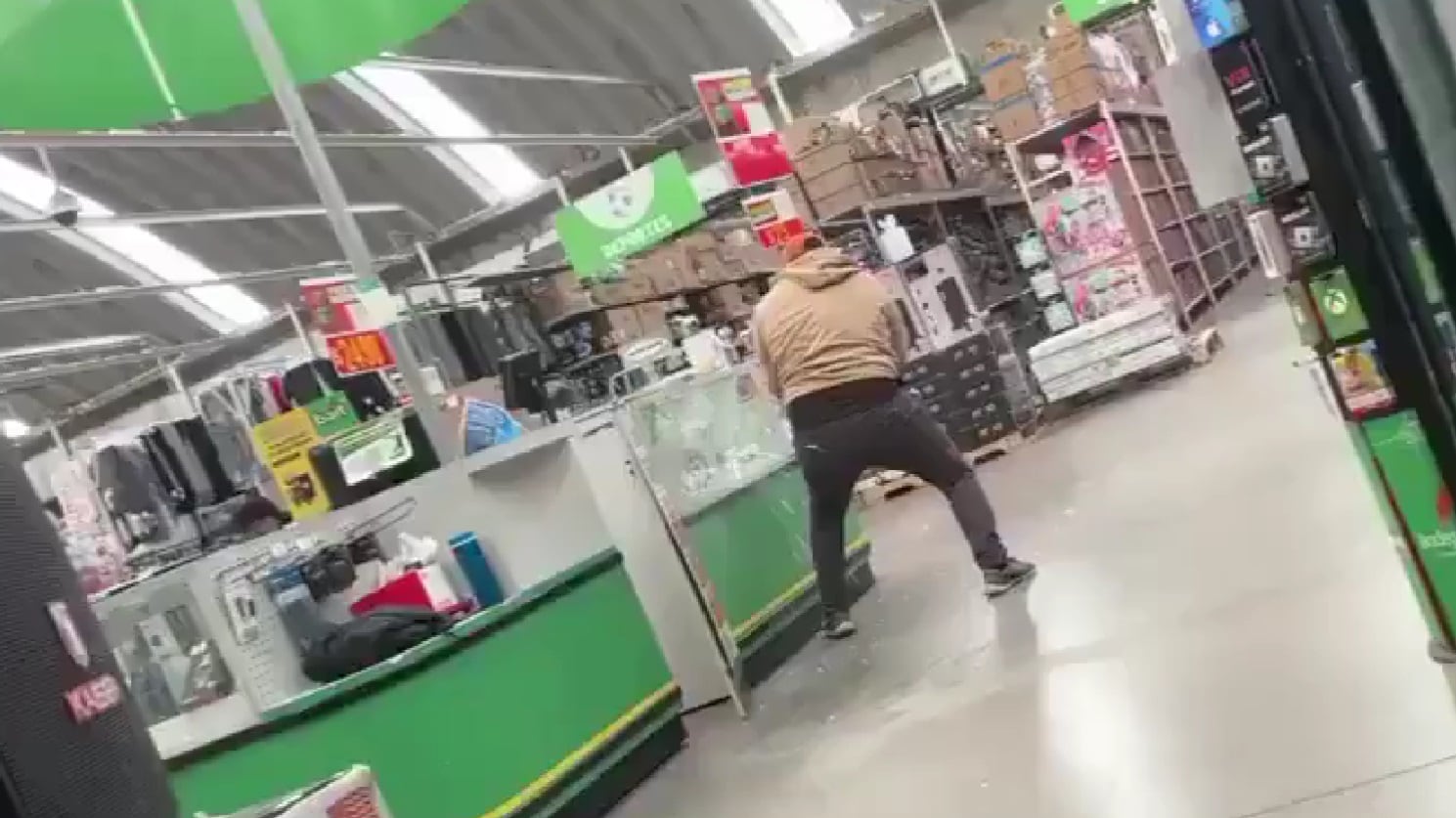 El video del asalto a Bodega Aurrera en Xilotxzingo, Puebla