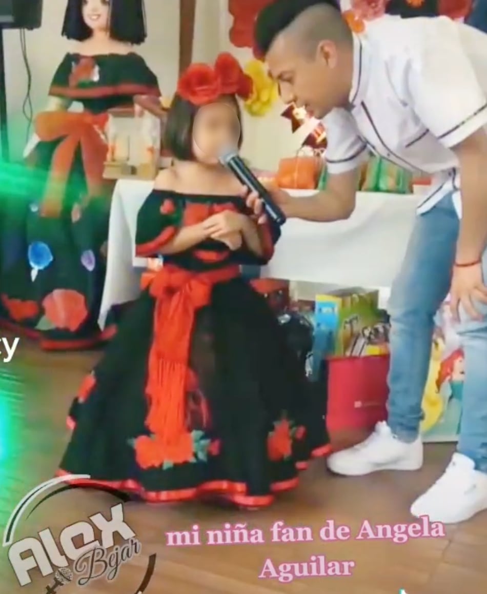 Niña en fiesta de cumpleaños