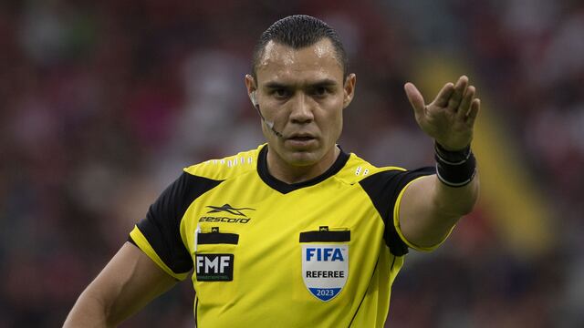 Marco Antonio Ortíz, árbitro del Atlas FC vs Club Chivas