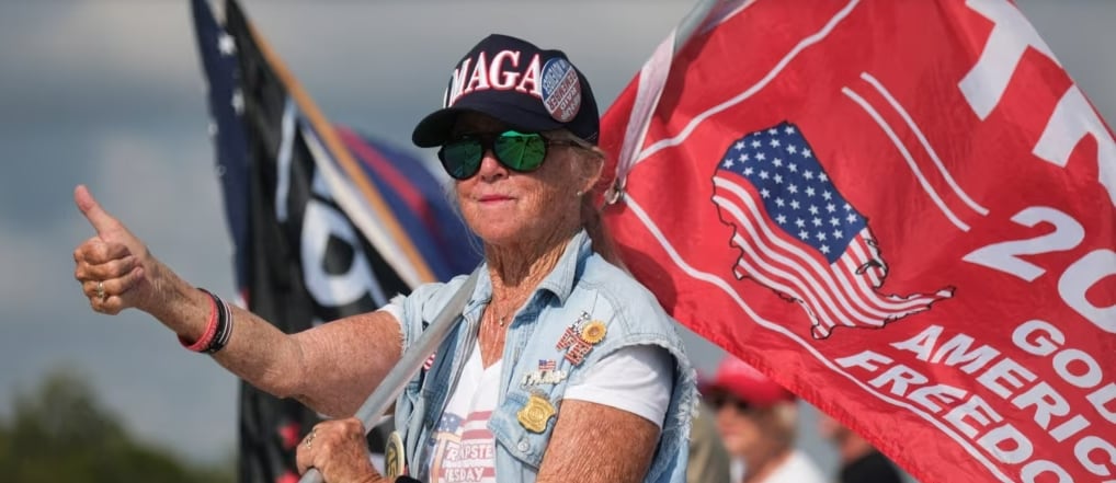 Simpatizantes despiden a Donald Trump en Florida