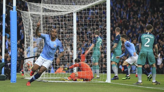 Sterling lleva dos goles en el partido
