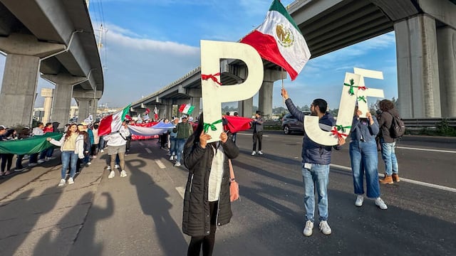 Trabajadores del Poder Judicial Federal con sede en Toluca se unieron a la “Caravana por la Justicia” que arribara a la Ciudad de México