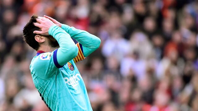 Messi se lamenta en un partido del Barça