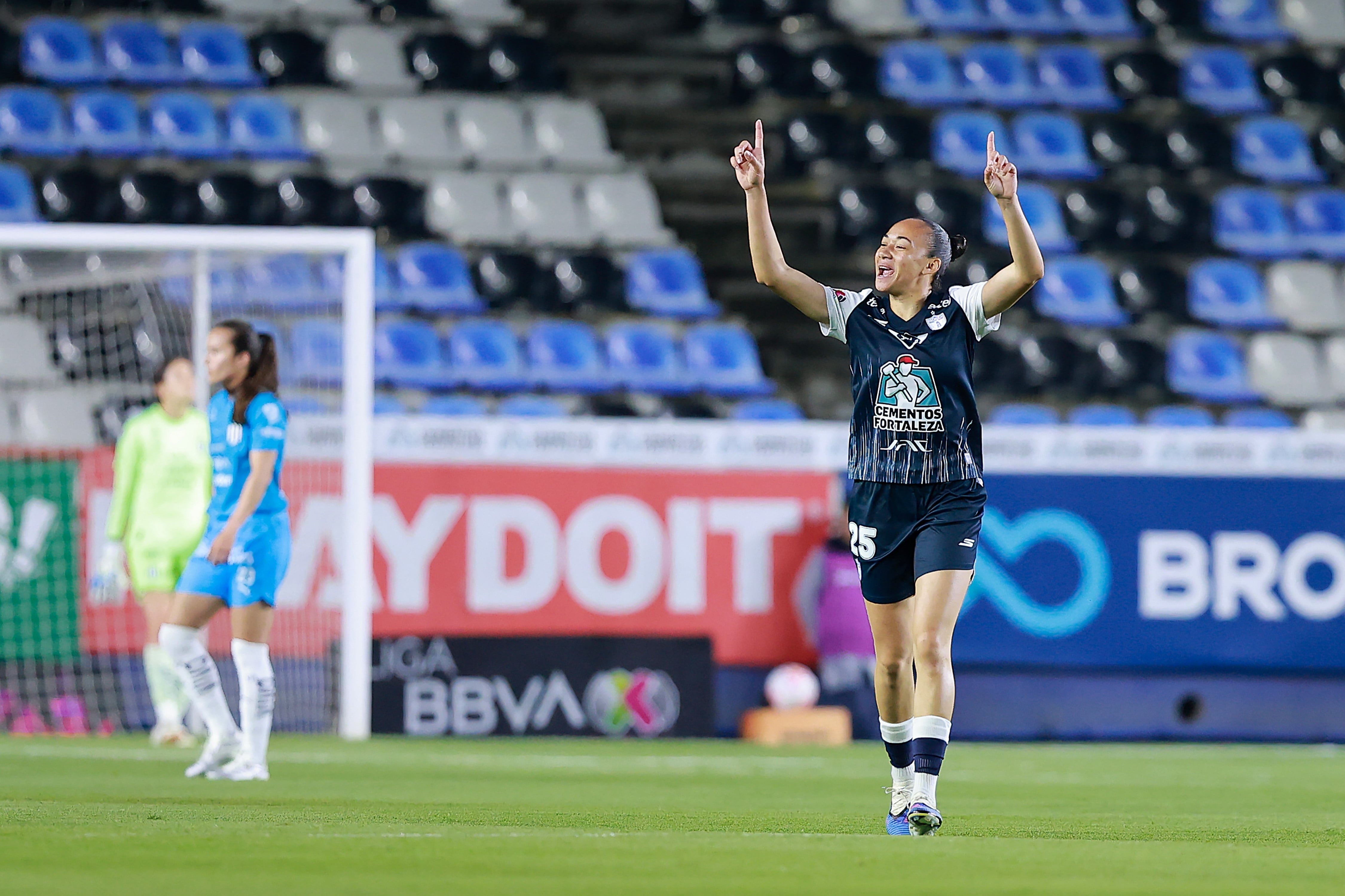 Charlyn Corral hizo el gol de Pachuca que tiene en la lona a Rayadas