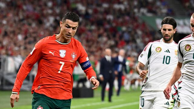 Cristiano Ronaldo y Dominik Szoboszlai en el Hungría vs Portugal.